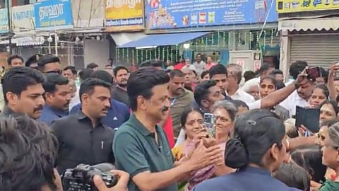 TN Assembly Election | திருவண்ணாமலையில் நடைபயிற்சியின்போது மக்களிடம் வாக்கு சேகரித்த முதலமைச்சர் 