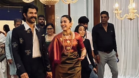 Virosh| சொந்த ஊரில் வரவேற்பு நிகழ்ச்சி- ராஷ்மிகா மந்தனாவுக்கு வீட்டை திருமண பரிசாக கொடுத்த பெற்றோர்