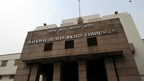 NHRC | பத்திரிகையாளரை `சித்ரவதை' செய்தது தொடர்பாக குஜராத் டி.ஜி.பி.-க்கு தேசிய மனித உரிமைகள் ஆணையம் நோட்டீஸ்