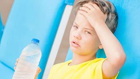 சிறுவர்கள், முதியவர்கள் அதிகம் பாதிப்பு - வெயிலின் ருத்ர தாண்டவத்திலிருந்து தப்ப மருத்துவரின் பயனுள்ள டிப்ஸ்