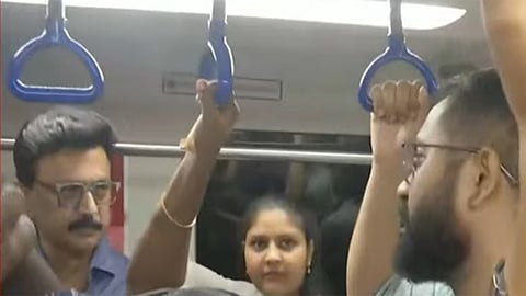 மெட்ரோ ரெயிலில் பயணித்து வாக்கு சேகரித்த முதலமைச்சர் மு.க.ஸ்டாலின்