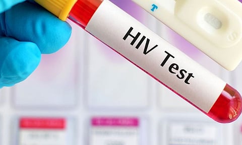 திருமணத்துக்கு மறுத்ததால் வாலிபர் விபரீத செயல்- இளம்பெண்ணுக்கு ஊசி மூலம் எச்.ஐ.வி. தொற்று ரத்தம் செலுத்தியதால் அதிர்ச்சி