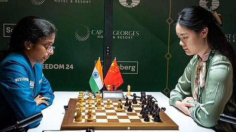 Candidates Chess: சீன வீராங்கனையிடம் தோற்றும் முதலிடத்தில் நீடிக்கும் வைஷாலி