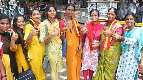 TN Assembly Election| விஜய்யை காண குடும்பம், குடும்பமாக குவிந்த பொதுமக்கள்- தி.நகர் களை கட்டியது