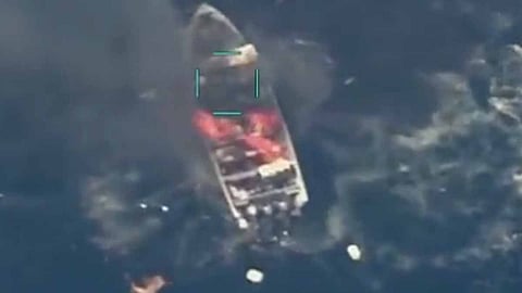 போதைப்பொருள் கடத்தி வந்த படகு மீது தாக்குதல் நடத்திய அமெரிக்கா: 4 நாட்களில் 4 படகுகள் மூழ்கடிப்பு