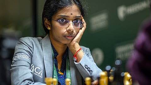 FIDE Candidates | மகளிர் கேண்டிடேட்ஸ் போட்டியில் பட்டம் வென்று அசத்திய ஆர் வைஷாலி