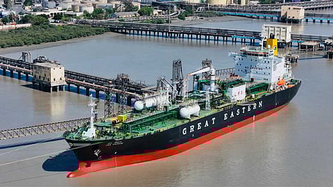 ஹார்முஸ் ஜலசந்தியை வெற்றிக்கரமாகக் கடந்து குஜராத் வந்தடைந்தது 'ஜக் விக்ரம்' LPG கப்பல்