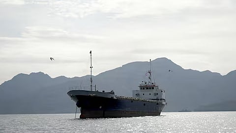 இஸ்ரேல்-லெபனான் போர் நிறுத்தம் எதிரொலி: ஹார்மூஸ் நீரிணையை திறந்தது ஈரான்