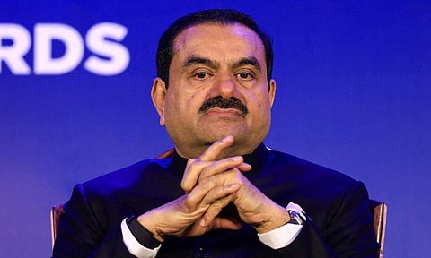 அம்பானியை பின்னுக்கு தள்ளி பணக்காரர் பட்டியலில் முதலிடத்தை பிடித்த அதானி!