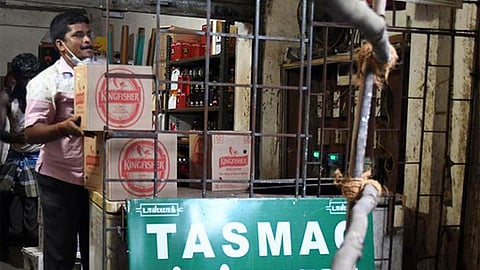 காஞ்சிபுரம் மாவட்டத்தில் டாஸ்மாக் கடைகள் 4 நாட்கள் மூடல் - கலெக்டர் அறிவிப்பு
