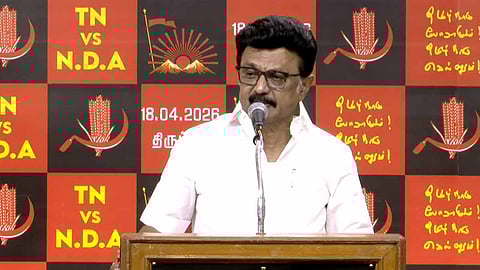 பாஜக, அதிமுக-விற்கு அளிக்கக்கூடிய வாக்குகள் தமிழக முன்னேற்றத்திற்கு போடக்கூடிய தடைக்கற்கள்- திருப்பூரில் மு.க. ஸ்டாலின் பிரசாரம்