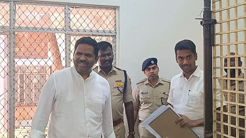 ஓட்டு எண்ணும் மையங்களில் முன்னேற்பாடு- தேர்தல் அதிகாரி ஆய்வு