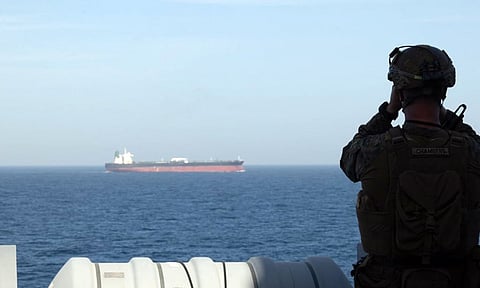 ஈரான் கப்பலை கைப்பற்றிய அமெரிக்கா.. ஹார்முஸில் பிடியை இறுக்கிய ஈரான் - கச்சா எண்ணெய் விலை கிடுகிடு உயர்வு 
