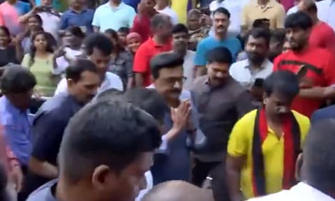 VIDEO:  காலையிலேயே கிளம்பிய ஸ்டாலின்.. அண்ணா நகர் டவர் பூங்காவில் நடைபயிற்சி + வாக்கு அறுவடை!  
