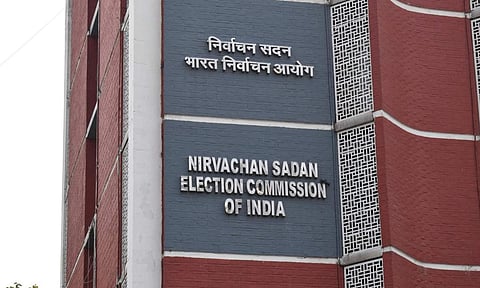 சட்டப்பேரவைத் தேர்தல்: தமிழ்நாடு, மேற்கு வங்கத்தில் ரூ. 1,000 கோடி பறிமுதல்!