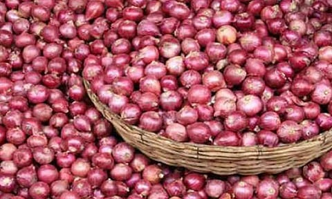 தெலுங்கானாவில் வெங்காயம் கிலோ ரூ.4-க்கு விற்பனை- விவசாயிகள் வேதனை