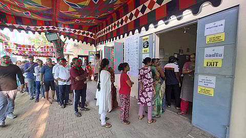 வாக்கு சதவீதம் அதிகம்.. ஆனால் வாக்களித்தவர்கள் எண்ணிக்கை குறைவு..! இது சென்னை நிலவரம்