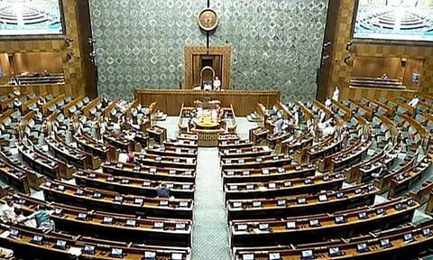 கட்சித் தாவும் 7 ஆம் ஆத்மி எம்.பி.க்கள் - மாநிலங்களவையில்  147 ஆக உயரும் பாஜக கூட்டணியின் பலம்
