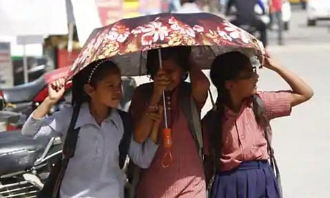 சுட்டெரிக்கும் வெயில்: வட மாநிலங்களில் பள்ளி நேரங்கள் மாற்றம்!