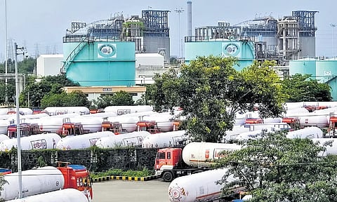 எல்.பி.ஜி. டேங்கர் லாரிகள் வேலைநிறுத்தம் வாபஸ் - கியாஸ் தட்டுப்பாடு அச்சம் விலகல்
