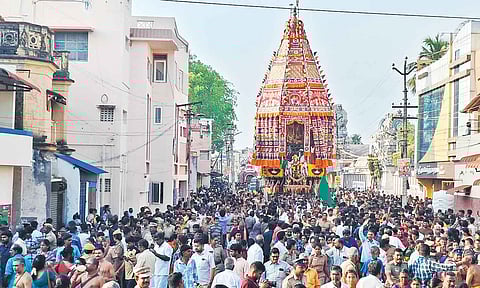 தஞ்சாவூர் பெரிய கோவிலில் இன்று தேரோட்டம் கோலாகலம்