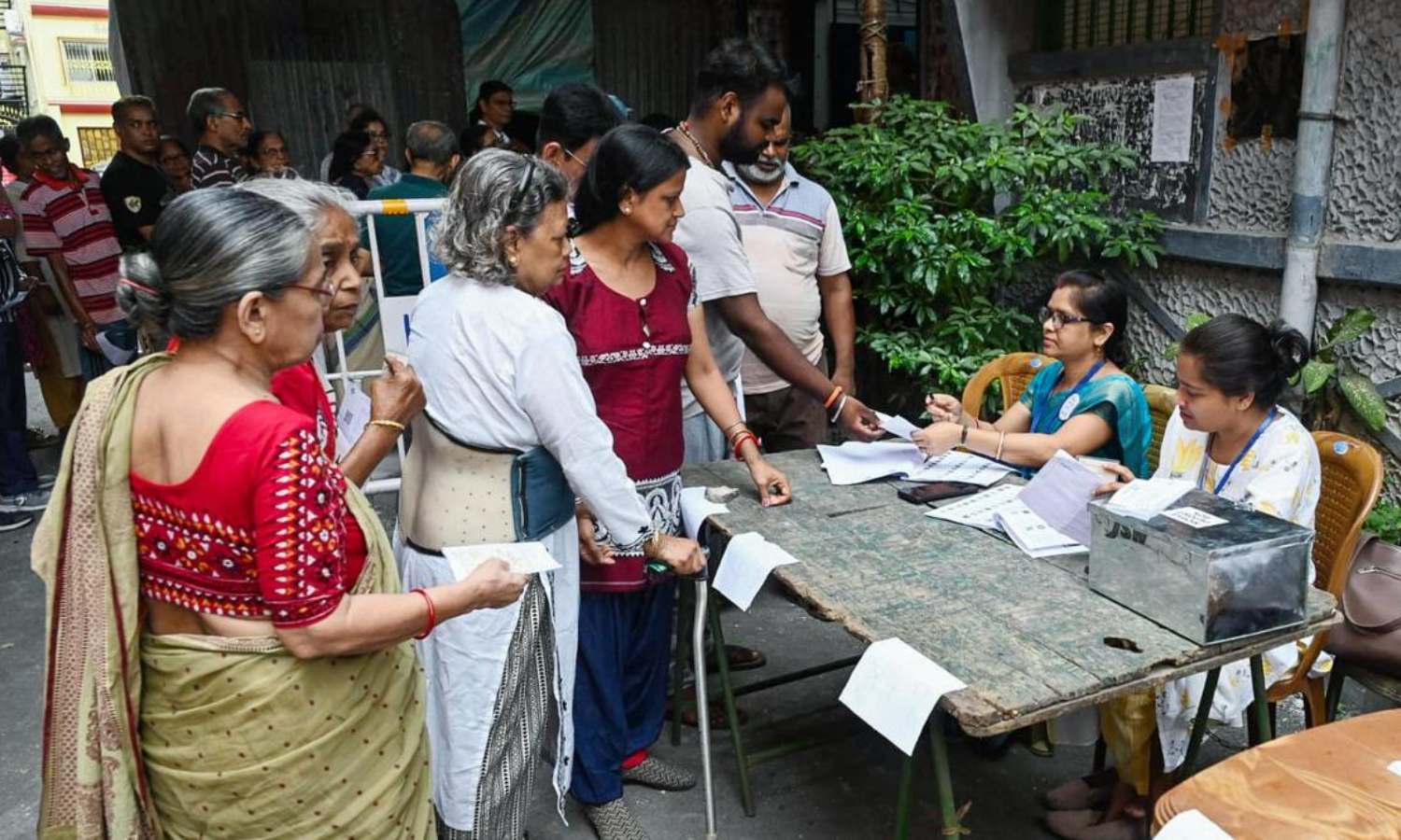 மேற்கு வங்கத்தில் 2ம் கட்ட வாக்குப்பதிவு நிறைவு! 