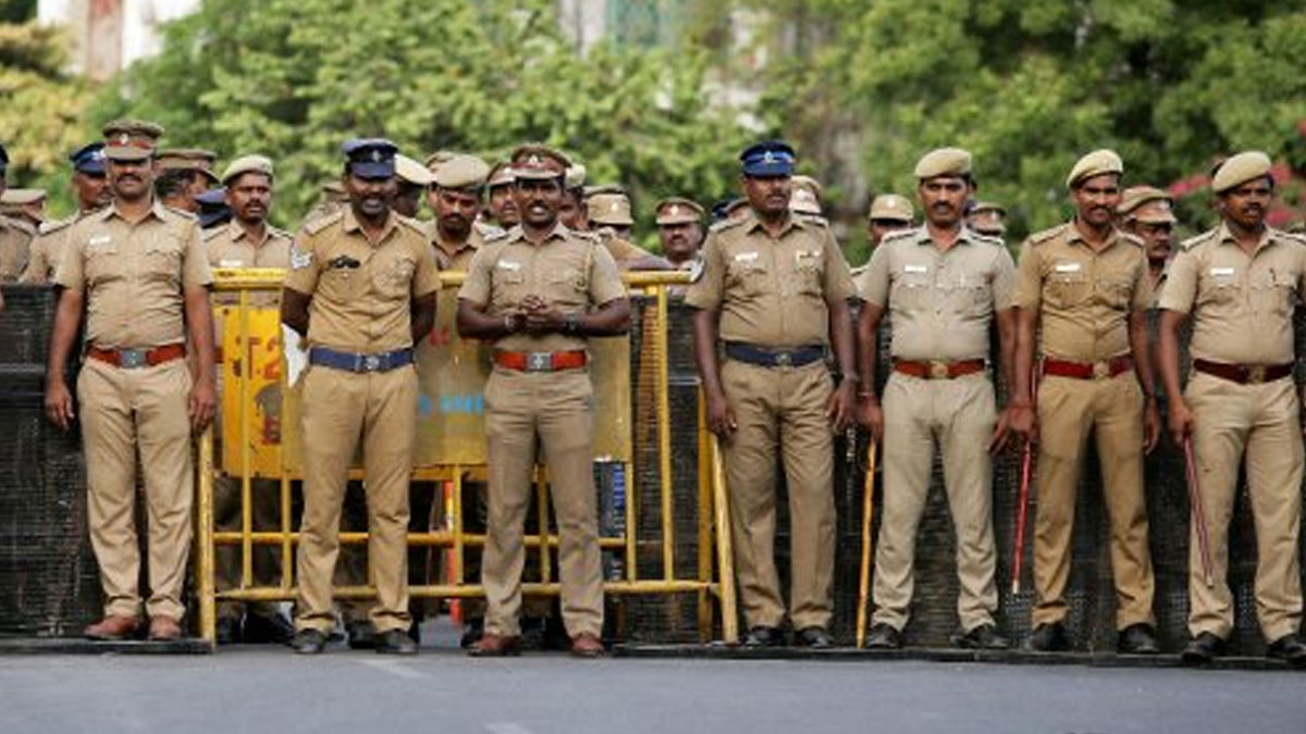 தமிழகத்தில் வாக்கு எண்ணிக்கை நாளில் பலத்த பாதுகாப்புக்கு ஏற்பாடு- 1 லட்சம் போலீசார் தீவிர கண்காணிப்பு