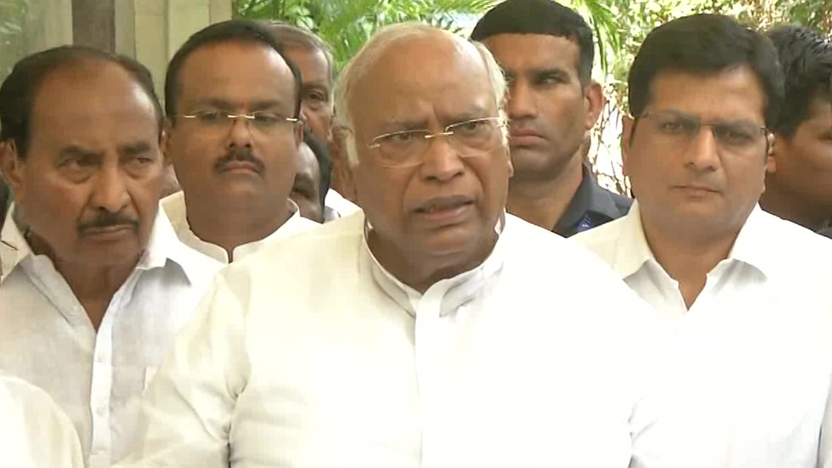 மேற்குவங்கத்தில் தொங்கு சட்டசபை அமைந்தால் மம்தாவுக்கு ஆதரவா? : கார்கே விளக்கம்