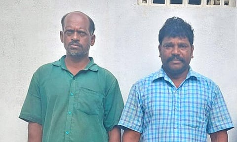 கைதான செங்கோட்டையன், சடையப்பன்.