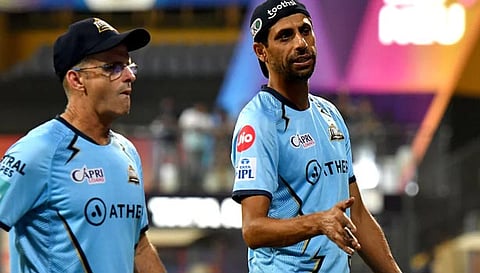 கேரி கிர்ஸ்டன்- ஆஷிஷ் நெஹ்ரா