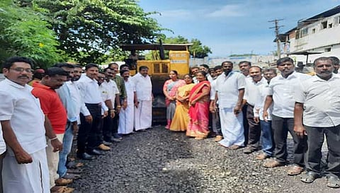 வைகாசி விசாக திருவிழா தேரோட்டத்தையொட்டி கன்னியாகுமரி பகவதி அம்மன் கோவில் ரத வீதிகள் சீரமைப்பு பணி தொடங்கியது