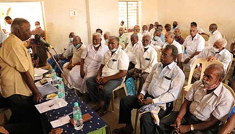 கூட்டத்தில் கலந்து கொண்டவர்கள்.