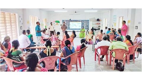 ஆசிரியர்களுக்கு பயிற்சி முகாம்