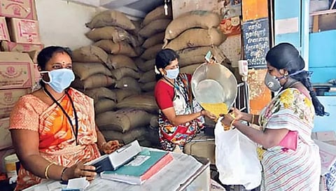 ரேசன் கடை ஊழியர்கள் போராட்டம் தீவிரம்: சென்னையிலும் 13-ந்தேதி ரேசன் கடைகள் மூடப்படுகிறது