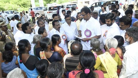 ஸ்மார்ட் சிட்டி திட்டப் பணிகளை தமிழ்நாடு சட்டப்பேரவை மதிப்பீட்டுக் குழுவினர் பார்வையிட்டு ஆய்வு செய்தனர்.