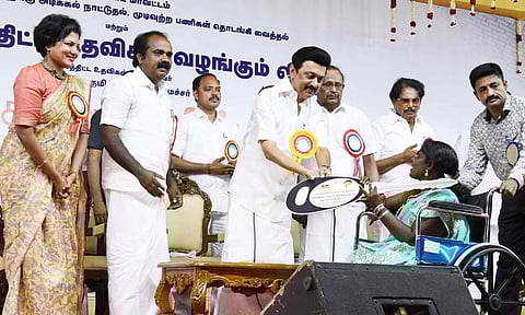 நலத்திட்ட உதவிகளை வழங்கிய முதல்வர் ஸ்டாலின்