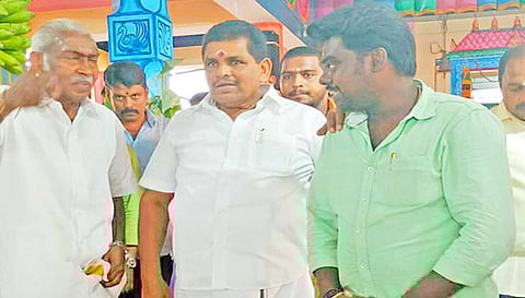 கும்பாபிஷேக விழாவில் அமைச்சர் அனிதா ராதாகிருஷ்ணன் கலந்துகொண்ட காட்சி.