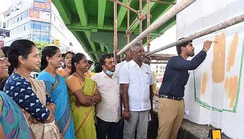 கோவை மாநகராட்சியில்மேம்பாலங்களில் சுவரொட்டி ஒட்டுவதை தடுக்க நடவடிக்கை