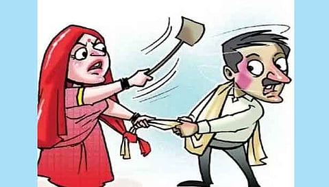 இரும்பு கம்பியால் அடித்து கணவரின் மண்டையை உடைத்த பெண்