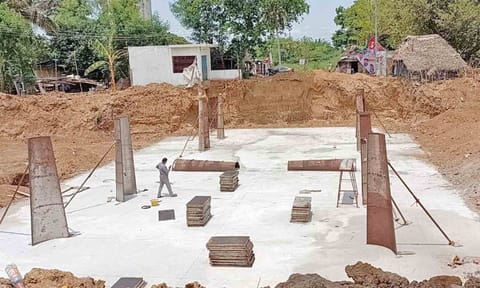 பாலப் பணிகள் நடைபெற்று வருகிறது.