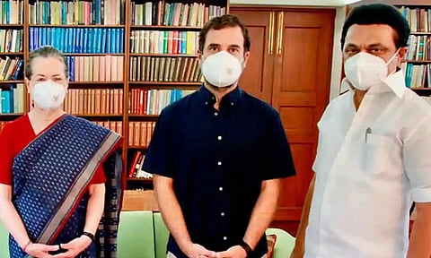 &nbsp;சோனியாகாந்தி&nbsp; &nbsp; &nbsp; &nbsp; &nbsp; &nbsp;ராகுல்காந்தி&nbsp; &nbsp; &nbsp; &nbsp; &nbsp; &nbsp;மு.க.ஸ்டாலின்