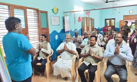 இலவச யோகா பயிற்சி அளிக்கப்பட்ட காட்சி.