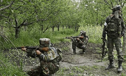 பாதுகாப்புப் பணியில் போலீசார்