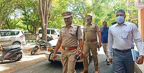 போலீஸ் சூப்பிரண்டு மகேஸ்வரன், இன்ஸ்பெக்டர் பிதுன்குமார் ஆகியோர் ஆஜராகி சாட்சியம் அளித்தனர்.&nbsp;