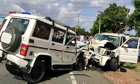 விபத்துக்குள்ளான கார்கள்.&nbsp;