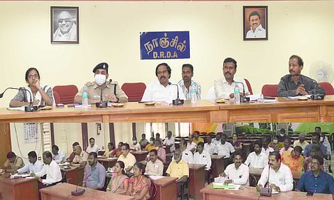 திருவட்டார் கோவில் கும்பாபிேஷகம் அனைத்து துறை அதிகாரிகளுடன் அமைச்சர் மனோதங்கராஜ் ஆலோசனை