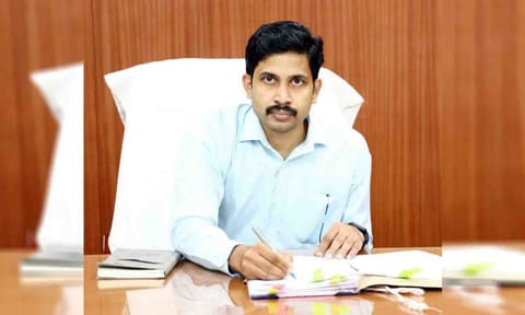 கலெக்டர் எஸ்.வினீத்