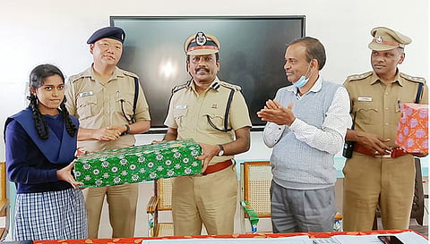 தமிழகத்தில் கடந்த ஆண்டில் 16,912 பேர் சாலை விபத்தில் இறந்துள்ளனர்-டி.ஐ.ஜி. முத்துசாமி தகவல்