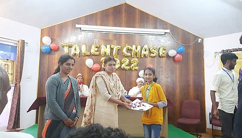 ஊட்டியில் தனித்திறமை போட்டிகளில் வெற்றி பெற்றவர்களுக்கு பரிசுகள் வழங்கும் விழா