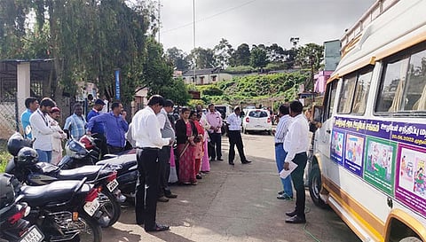 கோத்தகிரியில் அரசு ஊழியர் சங்கத்தினர் வாகன பிரசாரம்